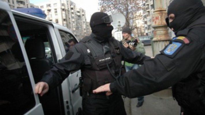 Percheziţii de amploare în Constanţa: poliţiştii au destructurat o grupare infracţională violentă